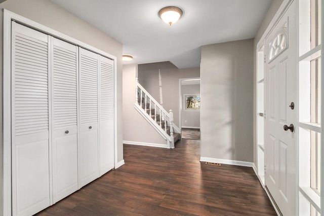 7371 Kingsbridge Road, Canton, MI 48187