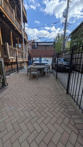 2850 N Seminary Avenue 3, Chicago, IL 60657