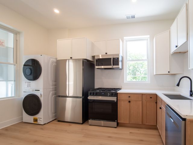 2753 W Chicago Avenue, Chicago, IL 60622
