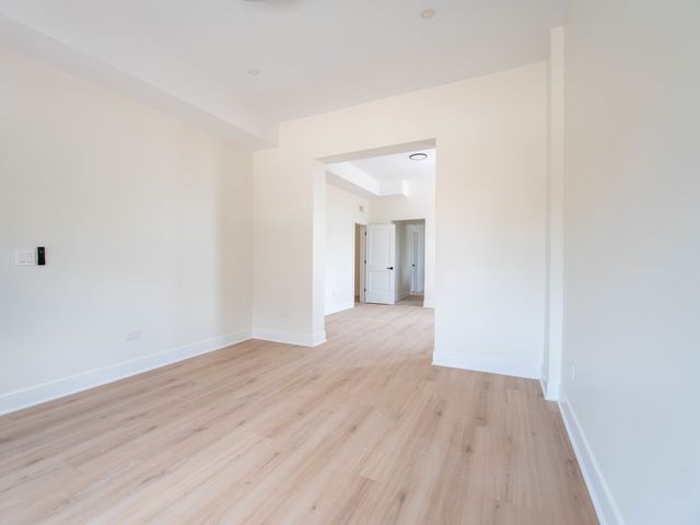 2753 W Chicago Avenue, Chicago, IL 60622