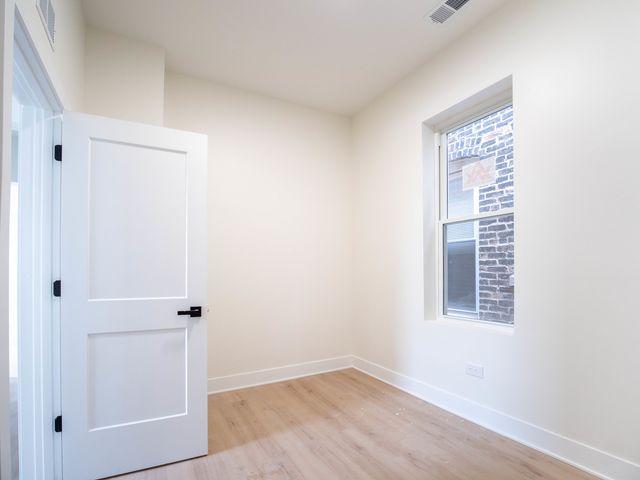 2753 W Chicago Avenue, Chicago, IL 60622