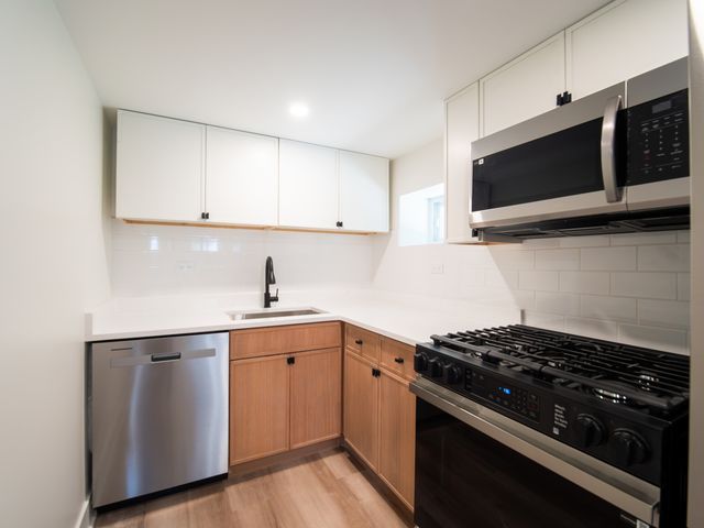 2753 W Chicago Avenue, Chicago, IL 60622