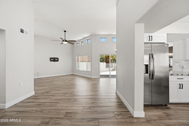 17229 N ZUNI Trail, Surprise, AZ 85374
