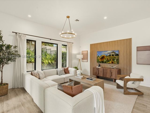 3439 N Brookfield Cir N 3439, Hollywood, FL 33312