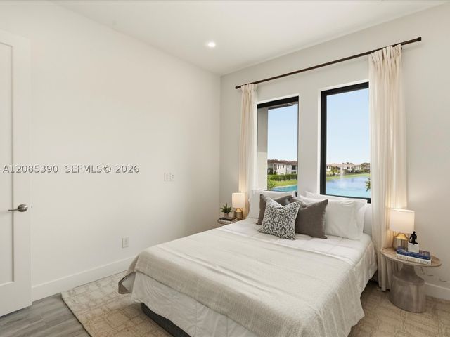 3439 N Brookfield Cir N 3439, Hollywood, FL 33312