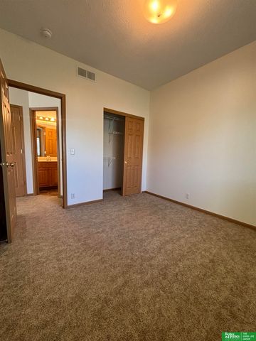15110 Camden Avenue, Omaha, NE 68116