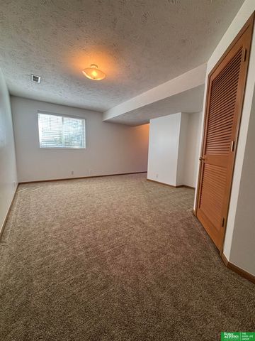 15110 Camden Avenue, Omaha, NE 68116