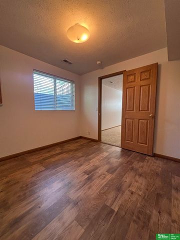 15110 Camden Avenue, Omaha, NE 68116