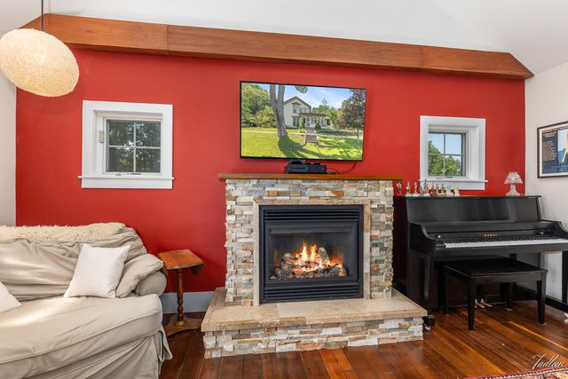 34 S Spring Street, Douglas, MI 49406