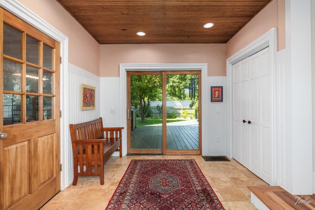 34 S Spring Street, Douglas, MI 49406
