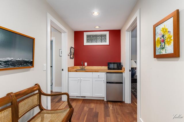 34 S Spring Street, Douglas, MI 49406