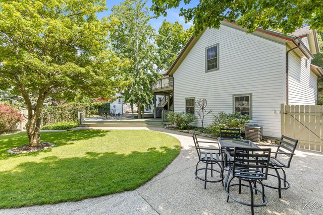 34 S Spring Street, Douglas, MI 49406