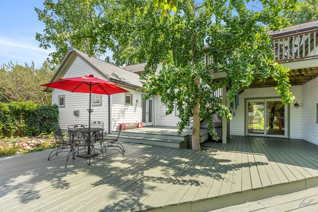 34 S Spring Street, Douglas, MI 49406