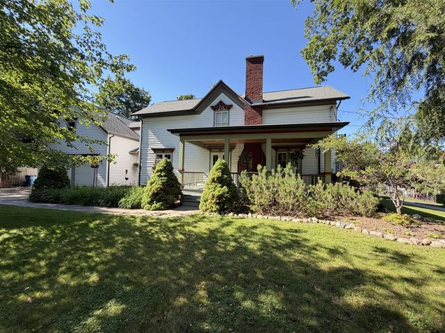 34 S Spring Street, Douglas, MI 49406