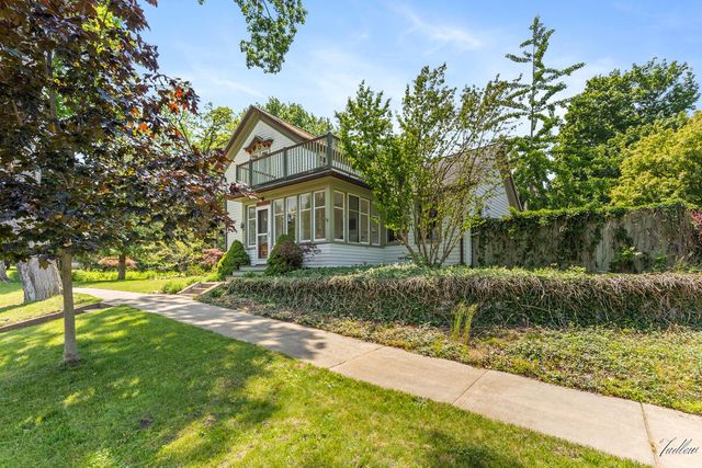 34 S Spring Street, Douglas, MI 49406