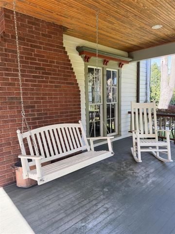 34 S Spring Street, Douglas, MI 49406