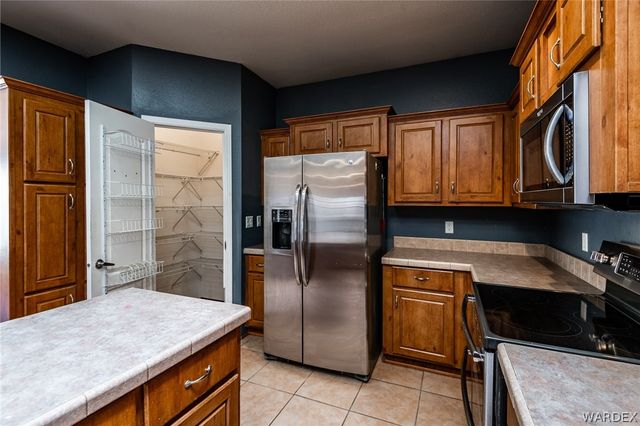 114 W Vock Canyon Road, Kingman, AZ 86409