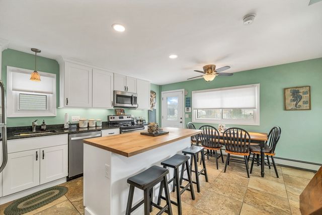 10 Liberty Street, Salisbury, MA 01952