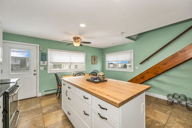 10 Liberty Street, Salisbury, MA 01952