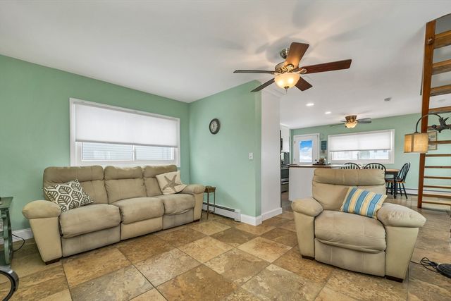 10 Liberty Street, Salisbury, MA 01952