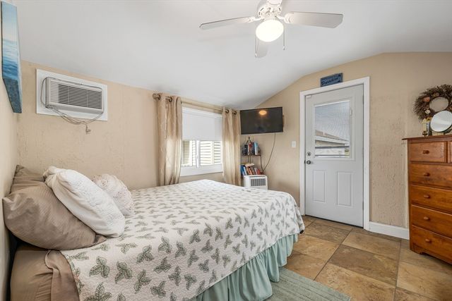 10 Liberty Street, Salisbury, MA 01952