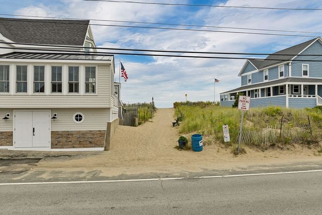 10 Liberty Street, Salisbury, MA 01952