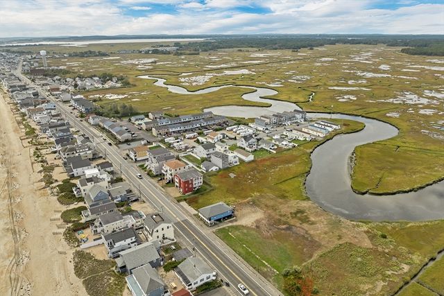 10 Liberty Street, Salisbury, MA 01952