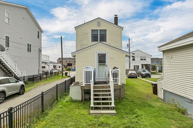 10 Liberty Street, Salisbury, MA 01952