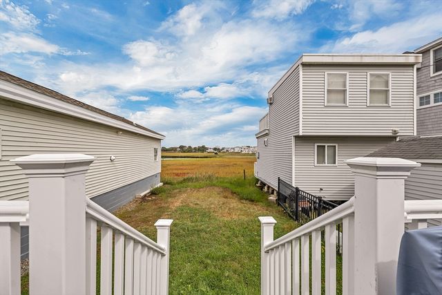 10 Liberty Street, Salisbury, MA 01952