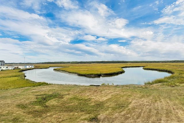 10 Liberty Street, Salisbury, MA 01952