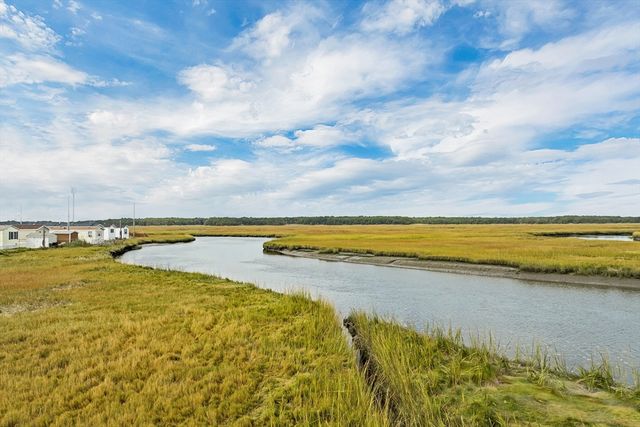 10 Liberty Street, Salisbury, MA 01952