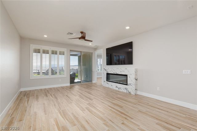 92 Stone Bluff Lane, Henderson, NV 89011