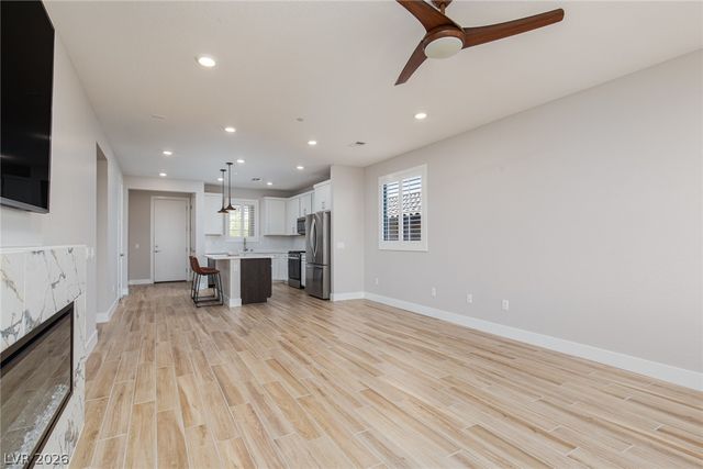92 Stone Bluff Lane, Henderson, NV 89011