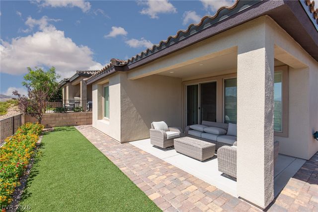 92 Stone Bluff Lane, Henderson, NV 89011