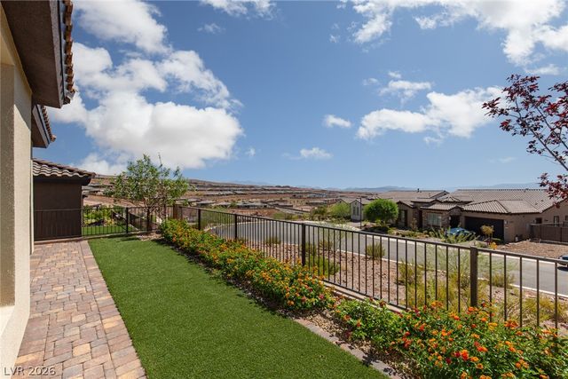 92 Stone Bluff Lane, Henderson, NV 89011