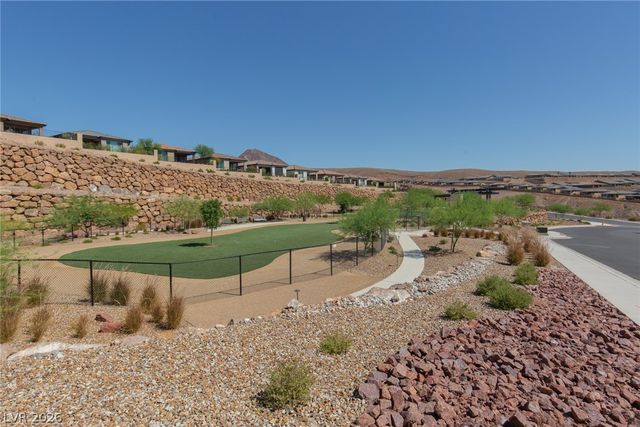 92 Stone Bluff Lane, Henderson, NV 89011