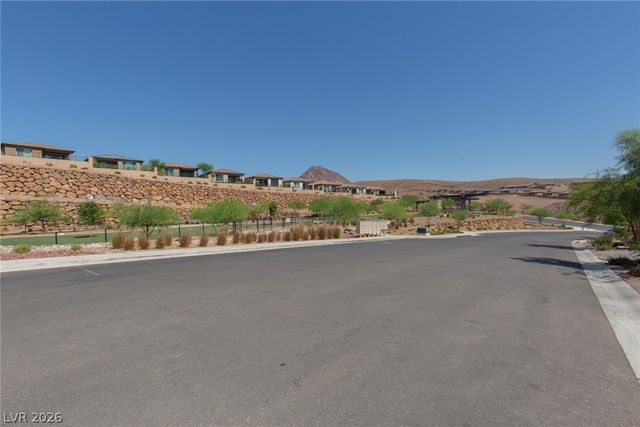 92 Stone Bluff Lane, Henderson, NV 89011
