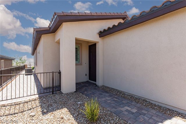92 Stone Bluff Lane, Henderson, NV 89011