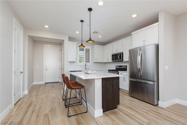 92 Stone Bluff Lane, Henderson, NV 89011
