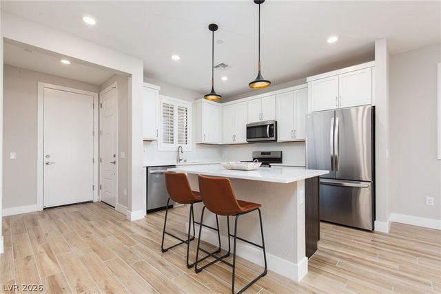 92 Stone Bluff Lane, Henderson, NV 89011