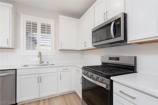 92 Stone Bluff Lane, Henderson, NV 89011