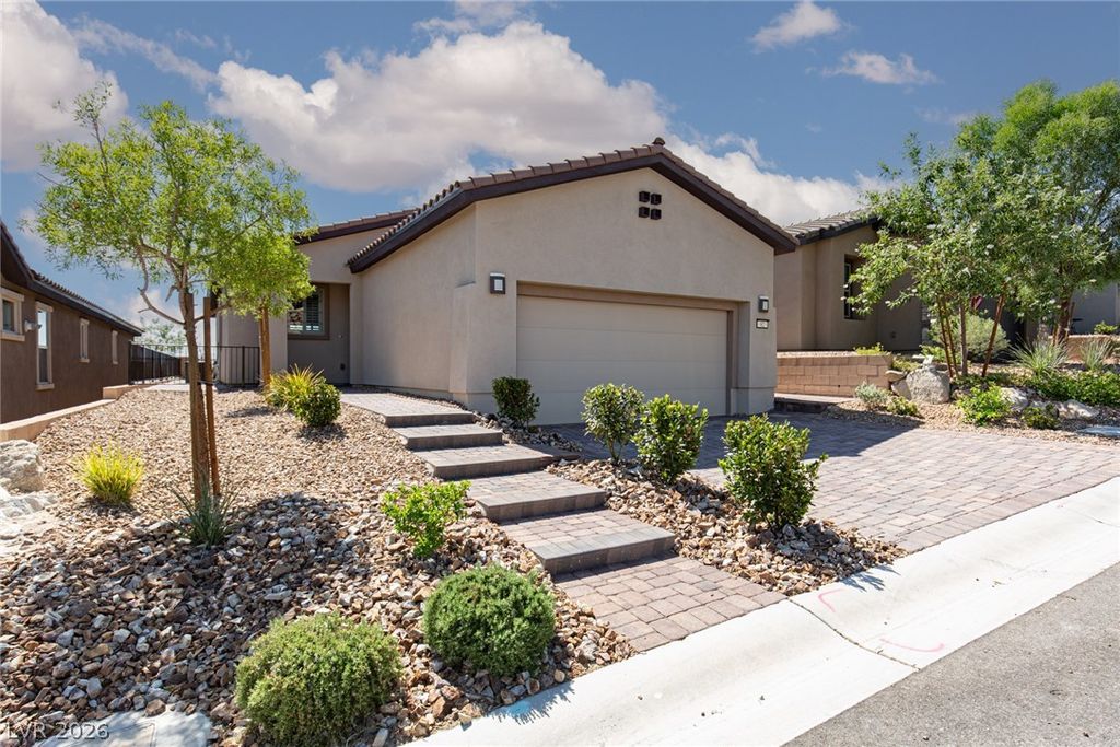 92 Stone Bluff Lane, Henderson, NV 89011