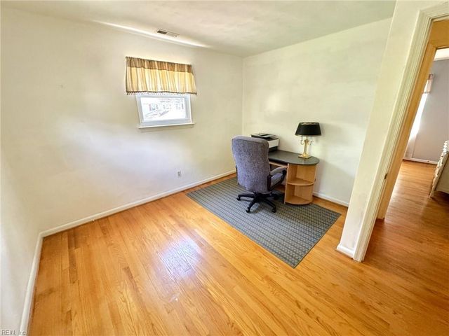 752 Fox Run RD, Virginia Beach, VA 23452