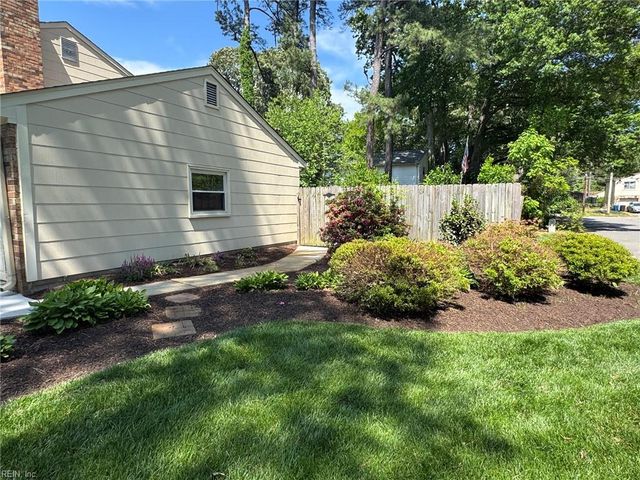 752 Fox Run RD, Virginia Beach, VA 23452