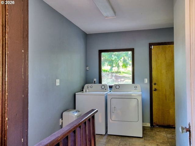 3801 Sw PLUM St, Portland, OR 97219