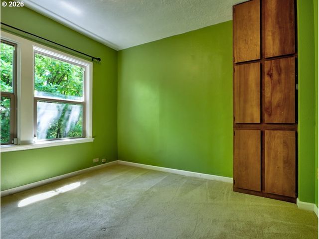 3801 Sw PLUM St, Portland, OR 97219