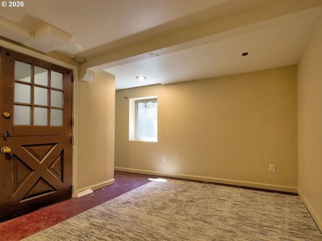 3801 Sw PLUM St, Portland, OR 97219