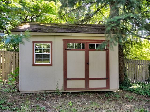 3801 Sw PLUM St, Portland, OR 97219