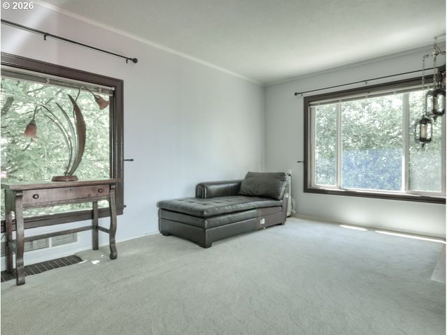 3801 Sw PLUM St, Portland, OR 97219