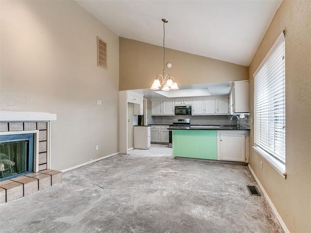 2418 Countrywood Lane, Edmond, OK 73012